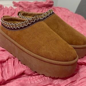 Women's Brown Platform Slip-On Shoes